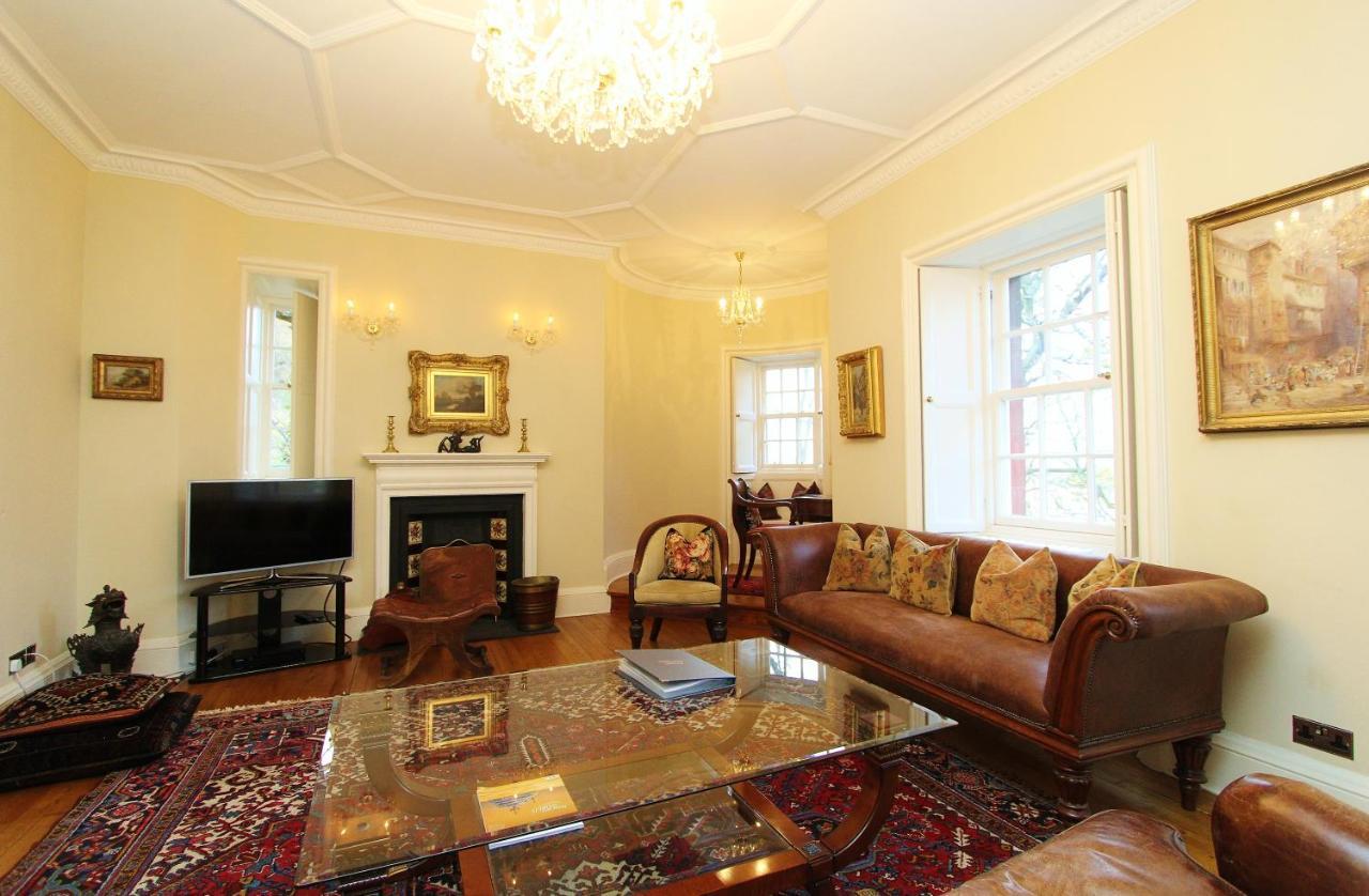 Ramsay Garden - Spacious 3-Bedroom Apartment Next To Edinburgh Castle Bagian luar foto