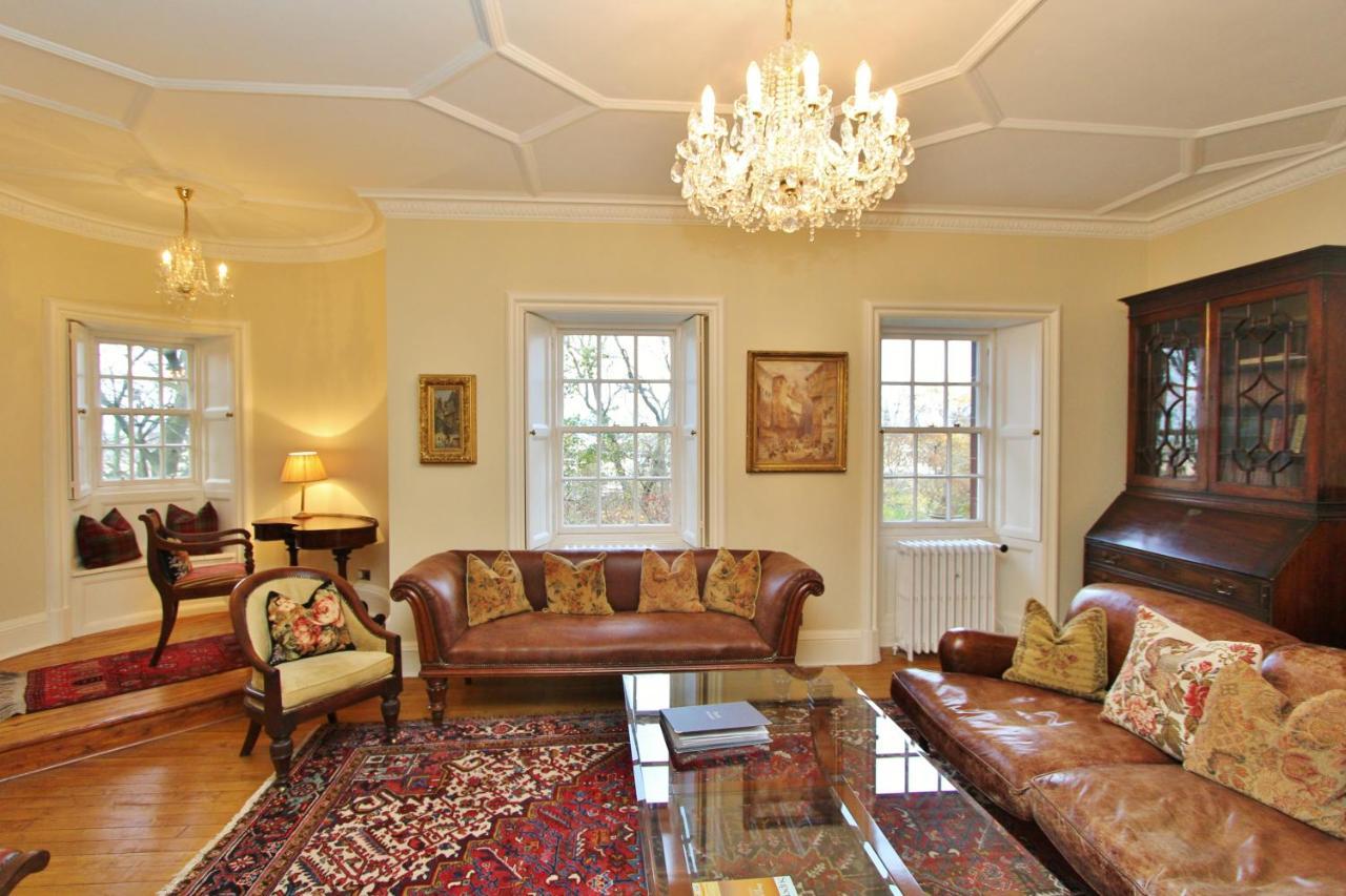 Ramsay Garden - Spacious 3-Bedroom Apartment Next To Edinburgh Castle Bagian luar foto