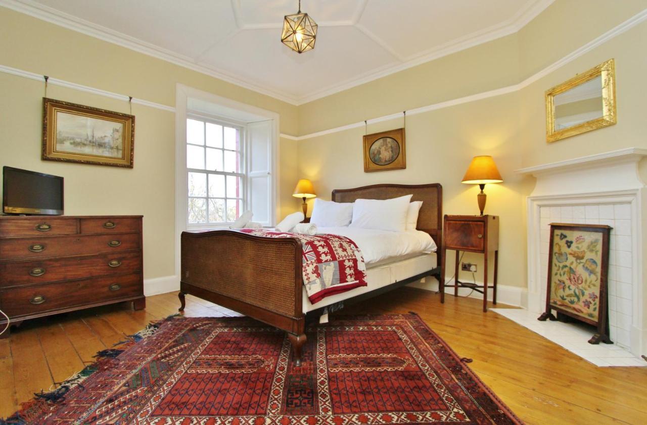Ramsay Garden - Spacious 3-Bedroom Apartment Next To Edinburgh Castle Bagian luar foto