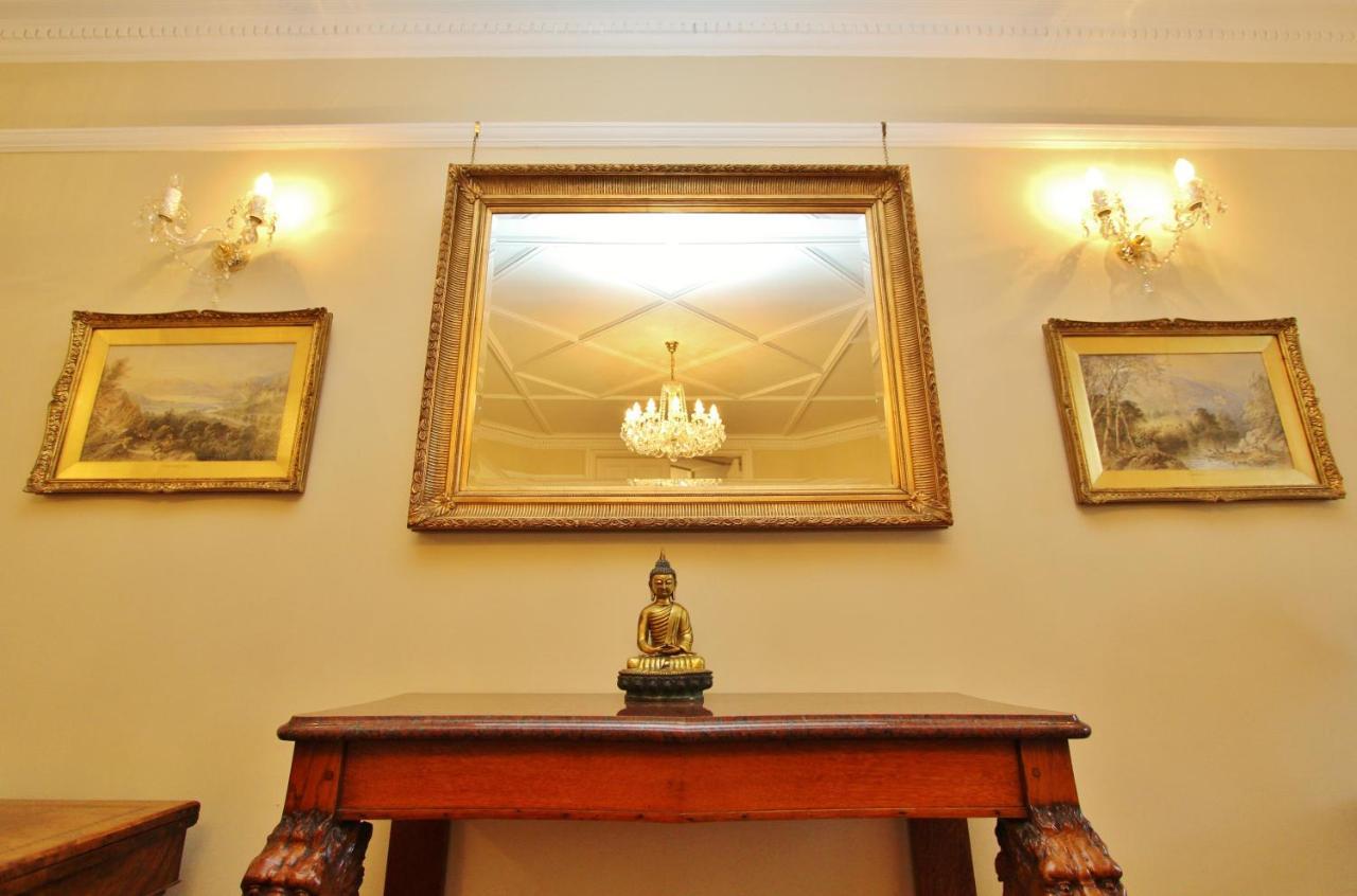 Ramsay Garden - Spacious 3-Bedroom Apartment Next To Edinburgh Castle Bagian luar foto